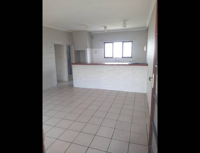 2 BEDROOM PROPERTY TO RENT IN GOODWOOD CENTRAL